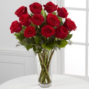 B59 Bouquet de roses rouges à longues tiges FTD